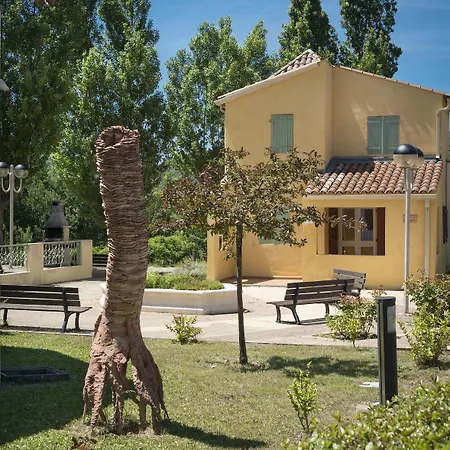 Leo Lagrange - Le Village Des Lavandes